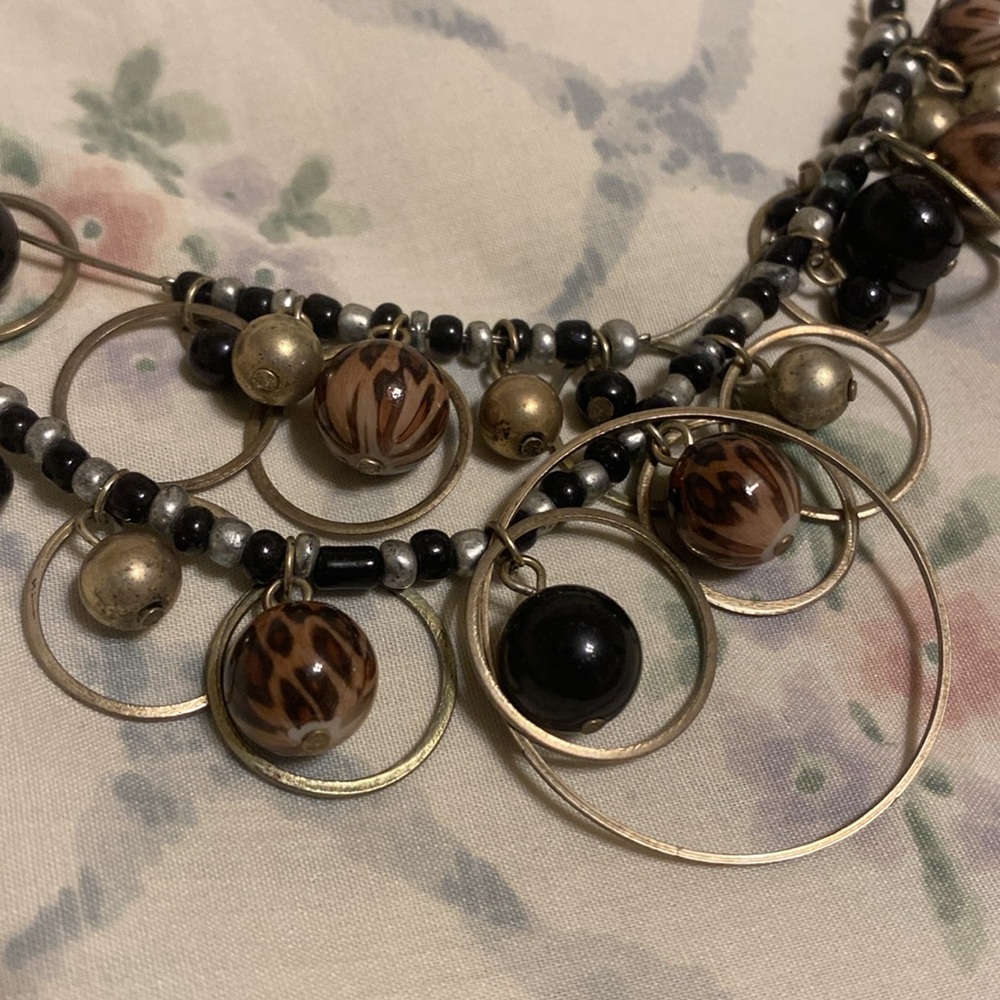 Elegant Multi-Color Beaded Necklace - Picture 2 of 5